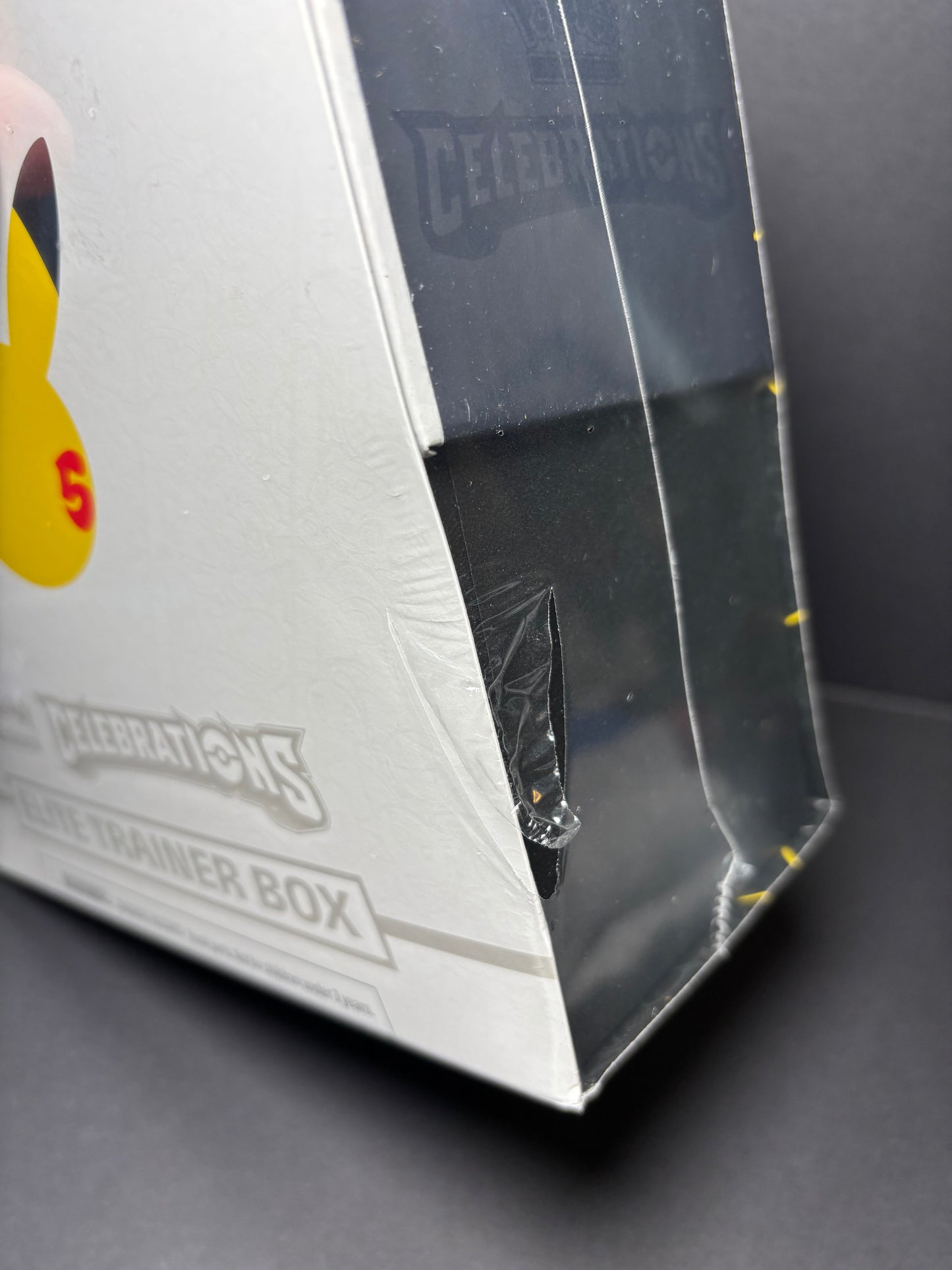 Celebrations Elite Trainer Box - Celebrations (CLB)